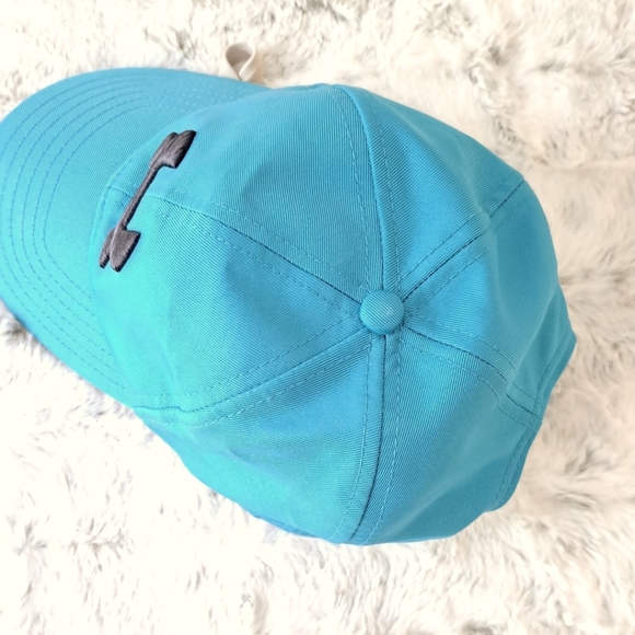 Under Armour womens blue gray golf hat. - Picture 2 of 7
